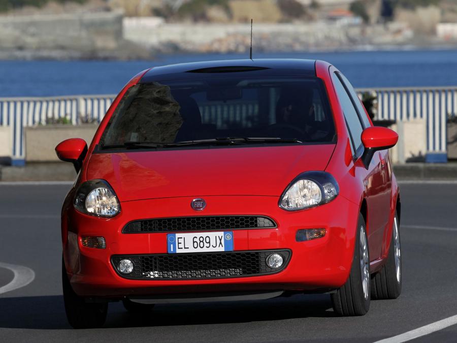  Fiat Punto 3-Door 2012 года  (фото 3 из 16)